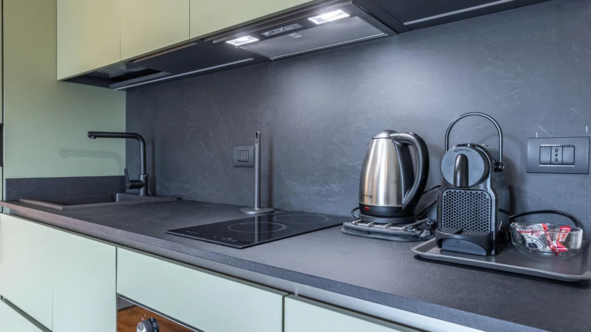 Brera - Elegante Appartamento In Via Moscova Milão Apartamento