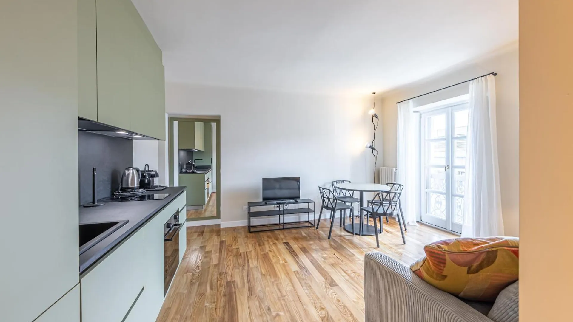 Brera - Elegante Appartamento In Via Moscova ミラノ